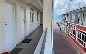 Beach Hut Empire Apartment